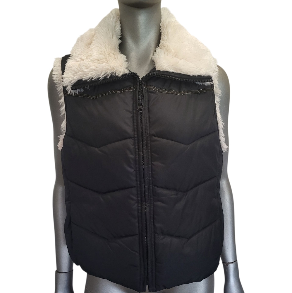 B16. Big Chill Black Outerwear with Off White Faux Fur Accents - Size Large